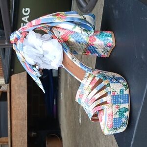 HOLIDAY SALE!!urt Geiger! NWT! Beautiful! So feminine,and funky!